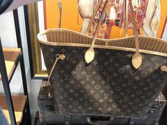 -小飞侠奢侈品回收 寄卖 养护(宝山宝龙广场店)