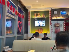 -大头虾越式风味餐厅(光明广场店)