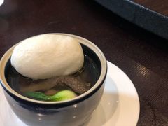 清汤鸡孚炖辽参-萬國春·中菜馆(颐和公馆店)