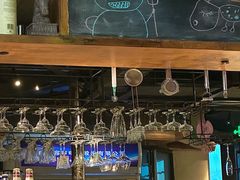 -临界音乐酒馆·小龙虾·江湖菜(华熙LIVE·鱼洞店)