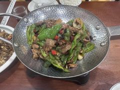 湖南辣椒炒肉-湖南人家湘菜馆(镇江路店)
