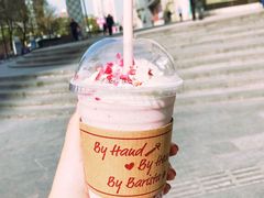 伊顿草莓-COSTA COFFEE(济南振华商厦店)