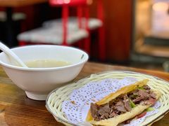 驴肉火烧-张满意驴肉火烧(西四店)