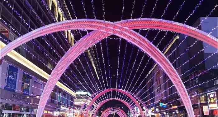 时代奥城商业广场-"商家都已将夏装作为主打款."清凉一夏"".