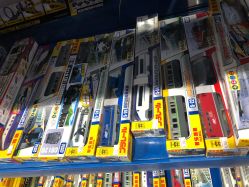 -逝水玩具折扣店