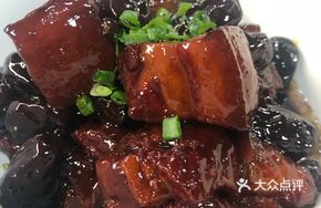 Braised Pork with Red Date Flavor