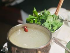鸡汤煮鸡毛菜-初蓉丨遇见新川菜(亲贤街荣耀店)