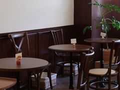 -Café Monson