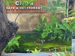 -Chom Cafe and Restaurant