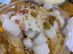 门口的冰汤圆-渝味黄姐火锅(黄泥村店)