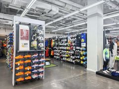 -迪卡侬(苗岭路店)