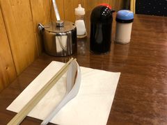 餐具摆设-桃苑烧腊饭店
