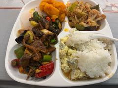 -成都中升之星奔驰4S店