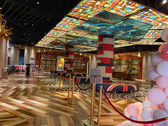 k 全国连锁ktv(绿地缤纷天地店)-"开张半年左右,我觉得环境,音效都