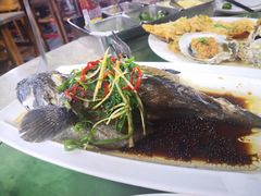 -四川小胡子海鲜(丁村万人海鲜广场店)