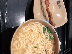 -亮亮面馆(经六路店)