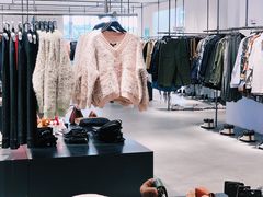 -URBAN REVIVO(欢乐海岸购物中心店)