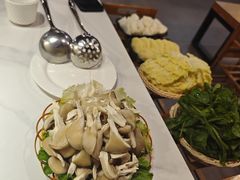 -菌海森林·非遗野生菌火锅(西山区滇池路摩根道店)