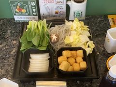 -一席地·本地鸡窝·杭帮鸡火锅(萧山银隆百货店)