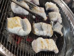 -围炉肉舍•炭烤活鳗•丹东海鲜烤肉(步行街店)