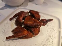 脆皮乳鸽-飶香居(省博物馆店)