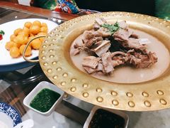 金牌手把肉-哈啾嗨·新概念蒙餐(红星新城店)