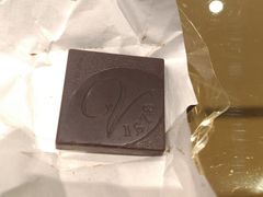 -VENCHI 闻绮(北京国贸商城店)