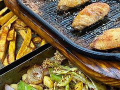 -老东镇啤酒屋海鲜加工·蒸汽海鲜·海鲜烧烤(台东店)