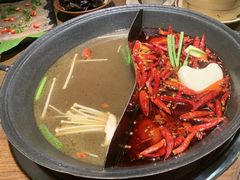 -巴卤社老火锅(财富店)