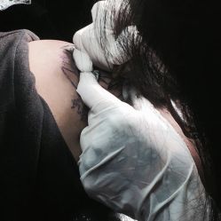 -黑旗纹身