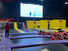 -嘿哟动霸CHUA·新潮玩运动娱乐中心·蹦床滑冰团建乐园