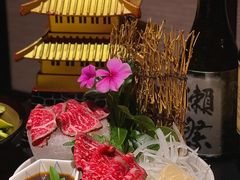 -山川小町·极番烧肉(新地假日广场店)