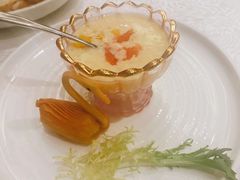 杨枝甘露天鹅酥-杭州西湖柳莺里酒店·闻莺厅