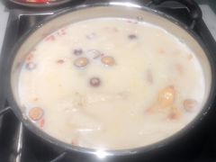 -尚尚仙·酸汤猪手·猪肚鸡火锅(华联万柳购物中心店)