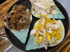 -菌之家·专业纯野生菌火锅·特色炒菌