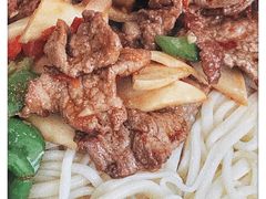 -歹歹的加个面过油肉拌面