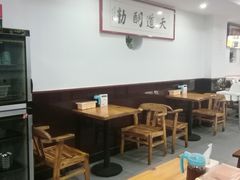 大堂-小汉食馄饨店