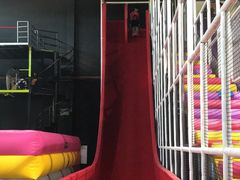-嘿哟动霸CHUA·新潮玩运动娱乐中心·蹦床滑冰团建乐园