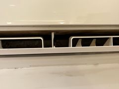 -卡罗酒店(东门晒布地铁站店)