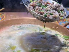 -洱火云南酸菜牛肉火锅(石景山当代商城店)