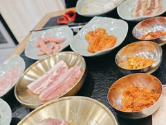 -臻牛烤肉