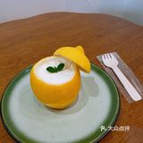 快乐老家从虹口老店爱到新店。作为碳水深度爱好者