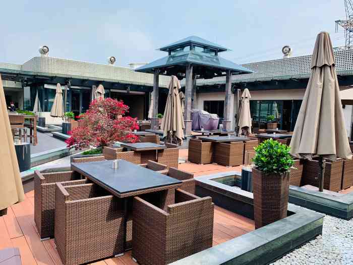 财神荟-"露天…灯光略暗…驻唱歌声很美……然后."-大众点评移动版