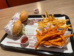 -The Habit Burger Grill 哈比特汉堡(复兴soho店)