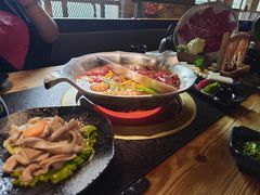 -湊湊火锅·茶憩(南京东路悦荟店)