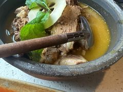 酸木瓜炖牛腩-半山腰·云南菜(侨福芳草地店)