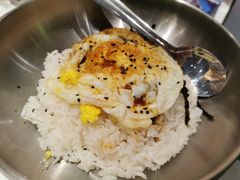 老式拌饭-山野的朋友露营炭火烤肉