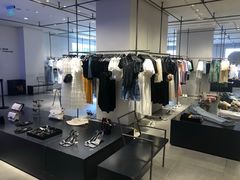 -URBAN REVIVO(欢乐海岸购物中心店)