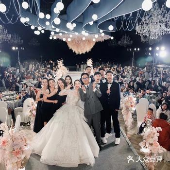 这么大气的婚纱不仅仅是一线城市才有