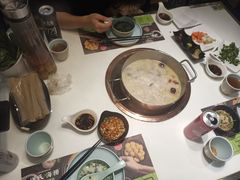 -洪氏嗨捞·猪肚鸡火锅(阳光天地店)